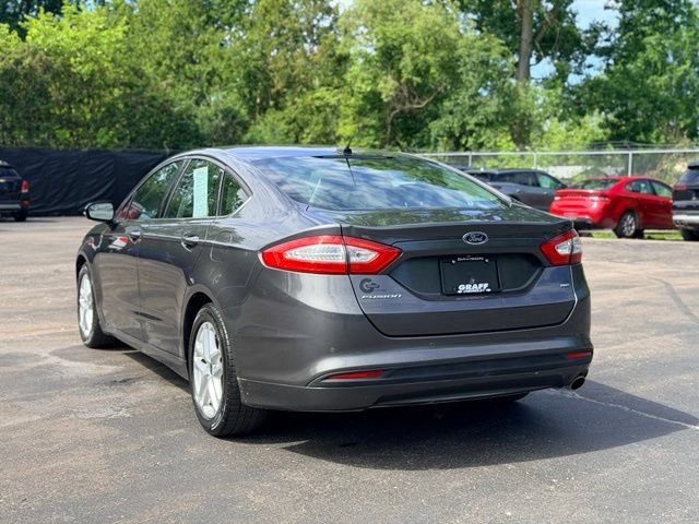 Used 2016 Ford Fusion SE FWD image 5