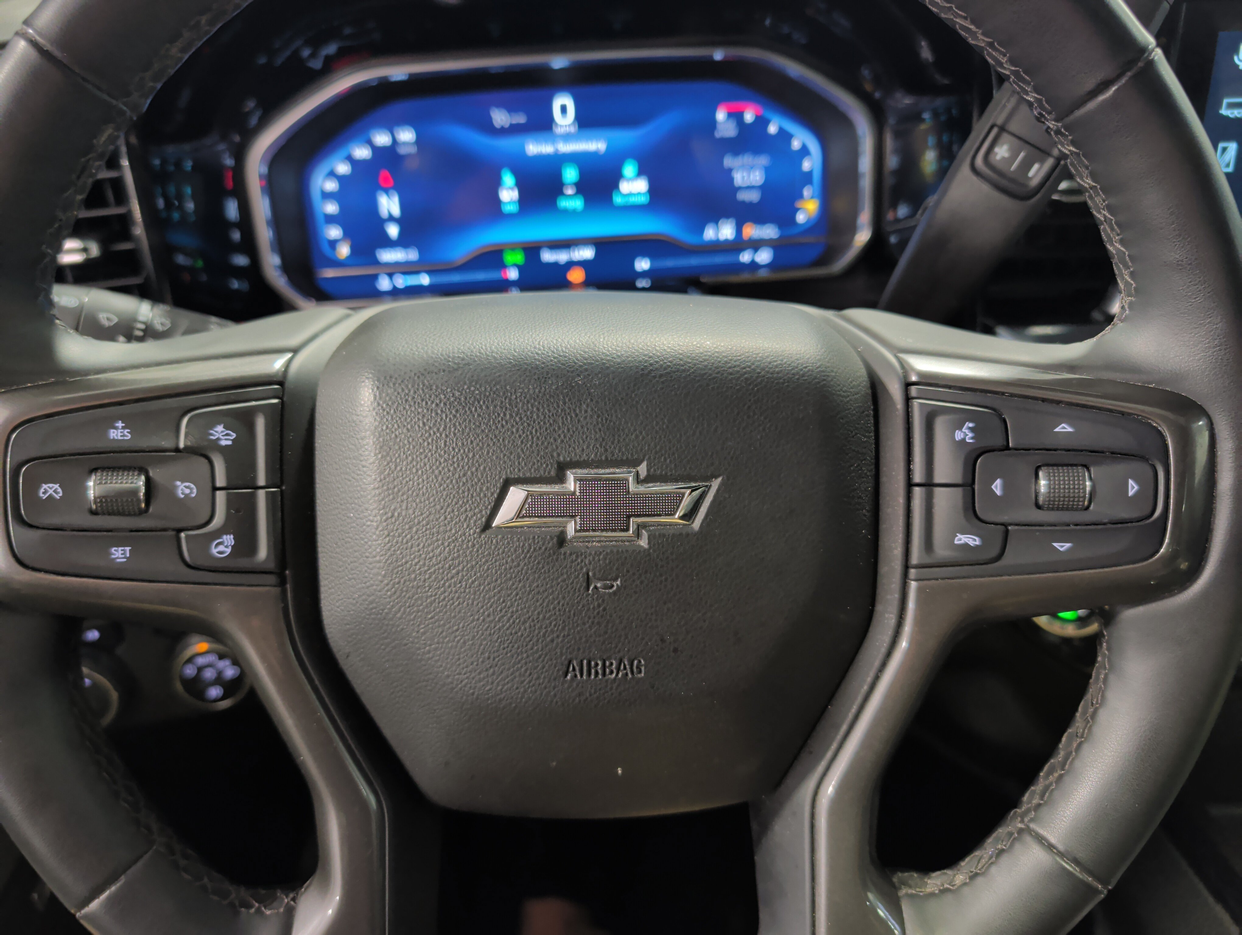 Used 2025 Chevrolet Silverado 2500 ZR2 w/ Technology Package AWD/4WD image 11