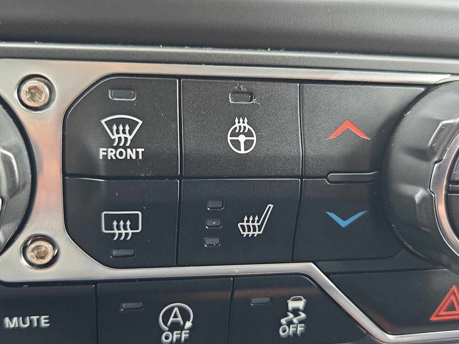 Used 2020 Jeep Gladiator Overland image 14