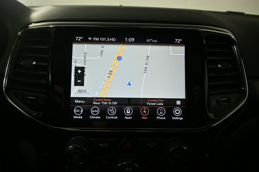 Used 2021 Jeep Grand Cherokee Laredo X image 28