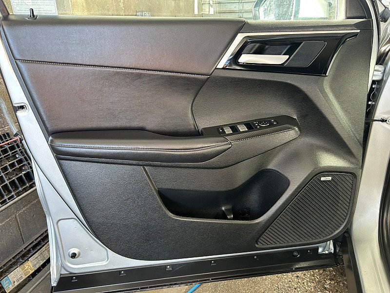 Used 2025 Mitsubishi Outlander SE FWD image 17