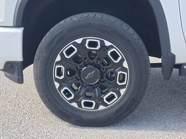 Used 2021 Chevrolet Silverado 2500 High Country w/ Z71 Off-Road Package AWD/4WD image 13