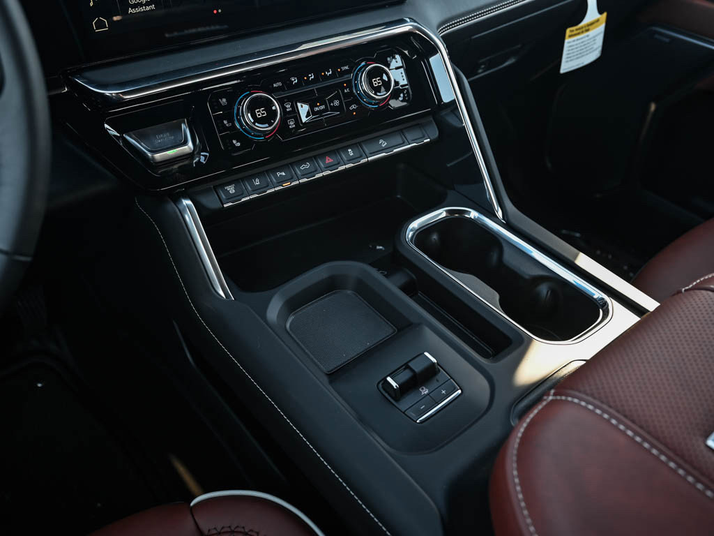 New 2026 GMC Sierra 3500 Denali Ultimate w/ LPO, Black Badging Package image 24