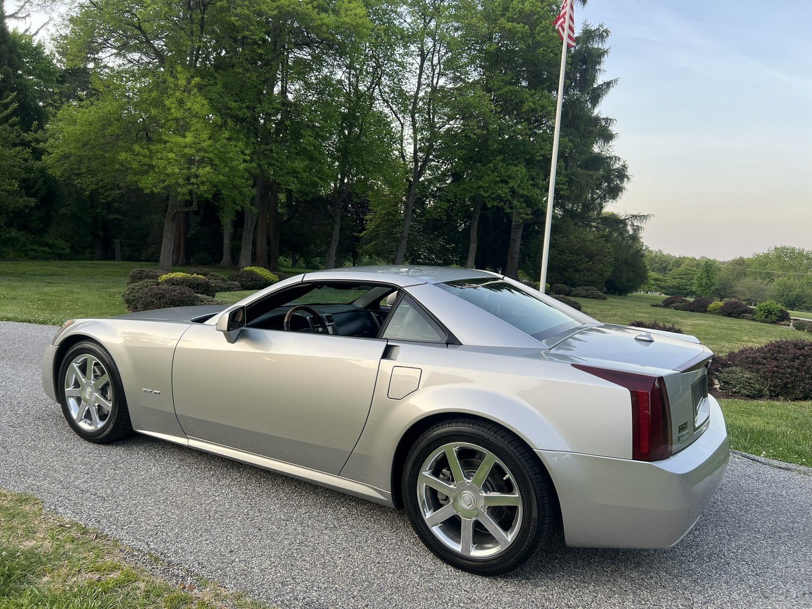 Used 2004 Cadillac XLR RWD image 33