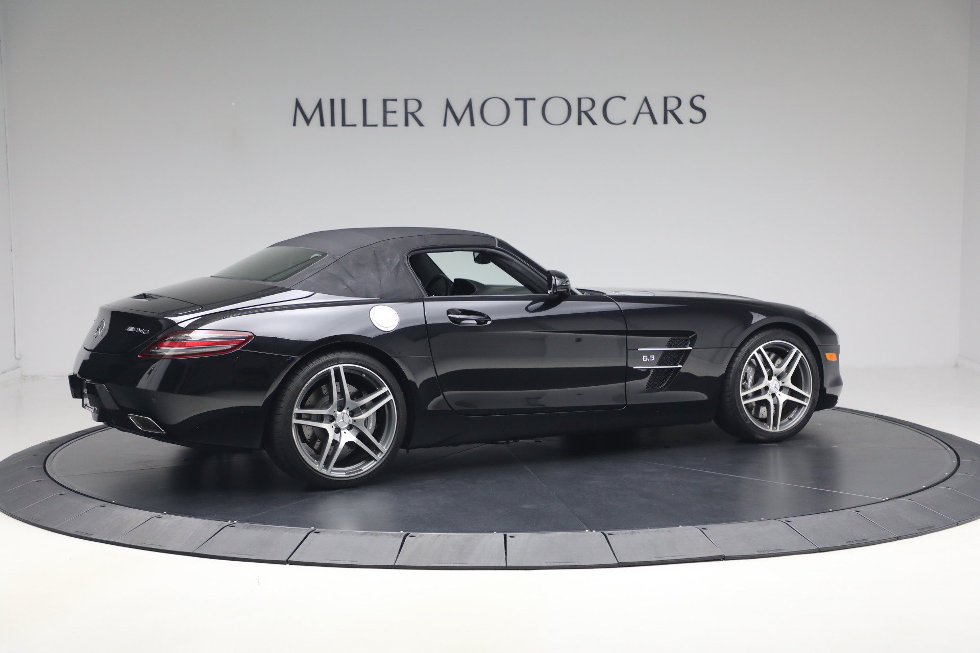 Used 2012 Mercedes-Benz SLS AMG Roadster image 28