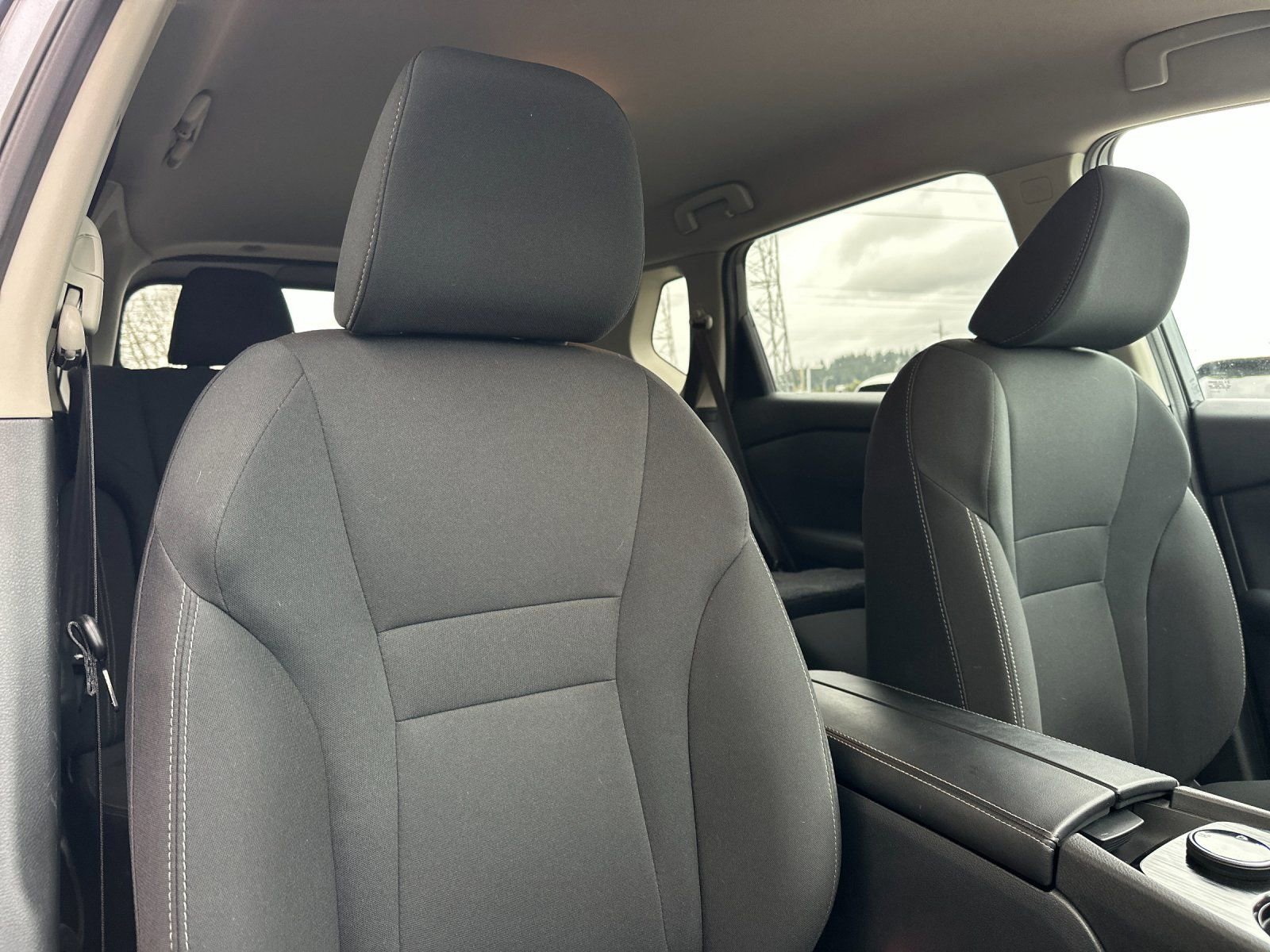 Used 2025 Nissan Rogue S image 16