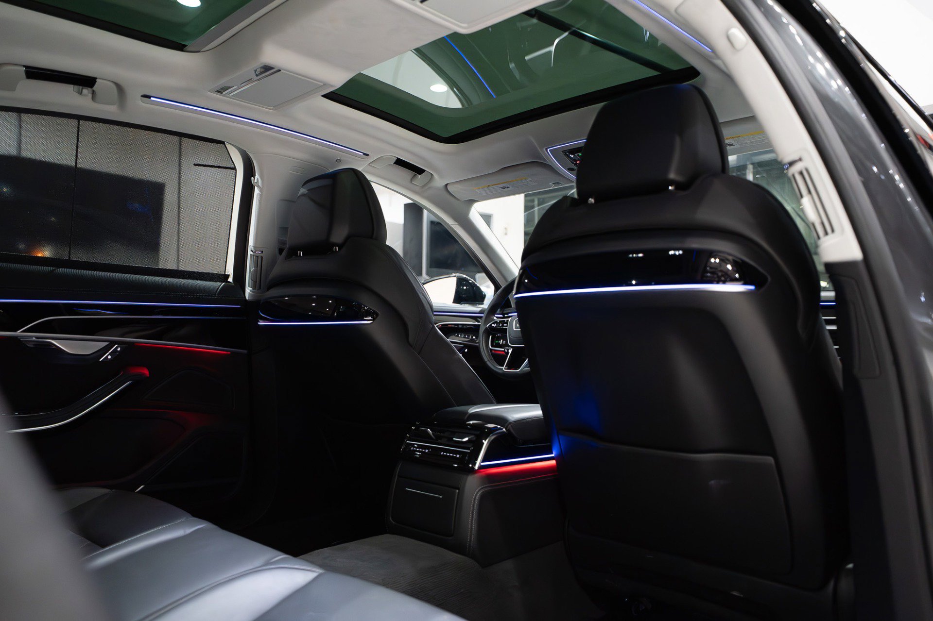 Used 2023 Audi S8 w/ S8 Comfort Plus Package image 38