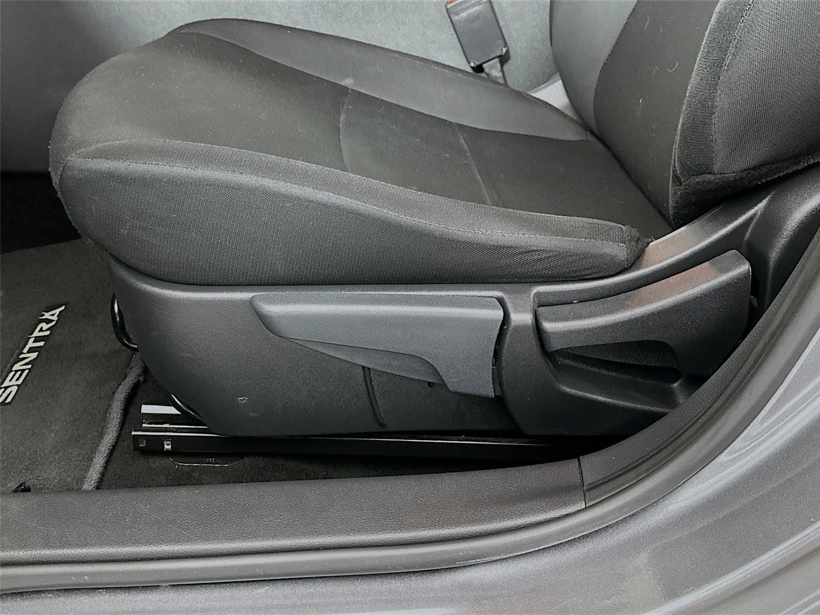 Used 2024 Nissan Sentra S image 19