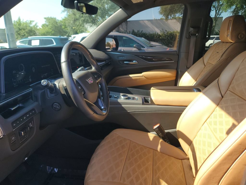 Used 2021 Cadillac Escalade Premium Luxury w/ Driver Assist Tech Package AWD/4WD image 22