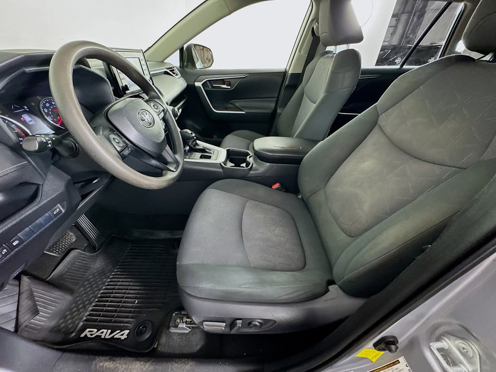 Used 2019 Toyota RAV4 XLE w/ Convenience Package AWD/4WD image 20