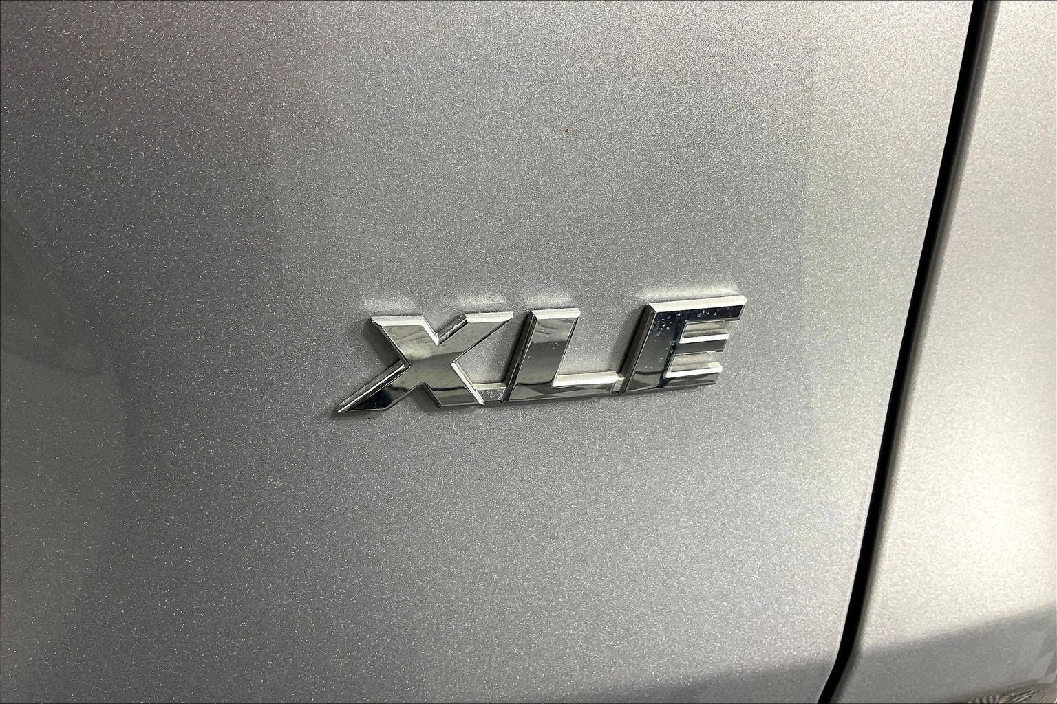 Used 2020 Toyota RAV4 XLE w/ Convenience Package FWD image 24