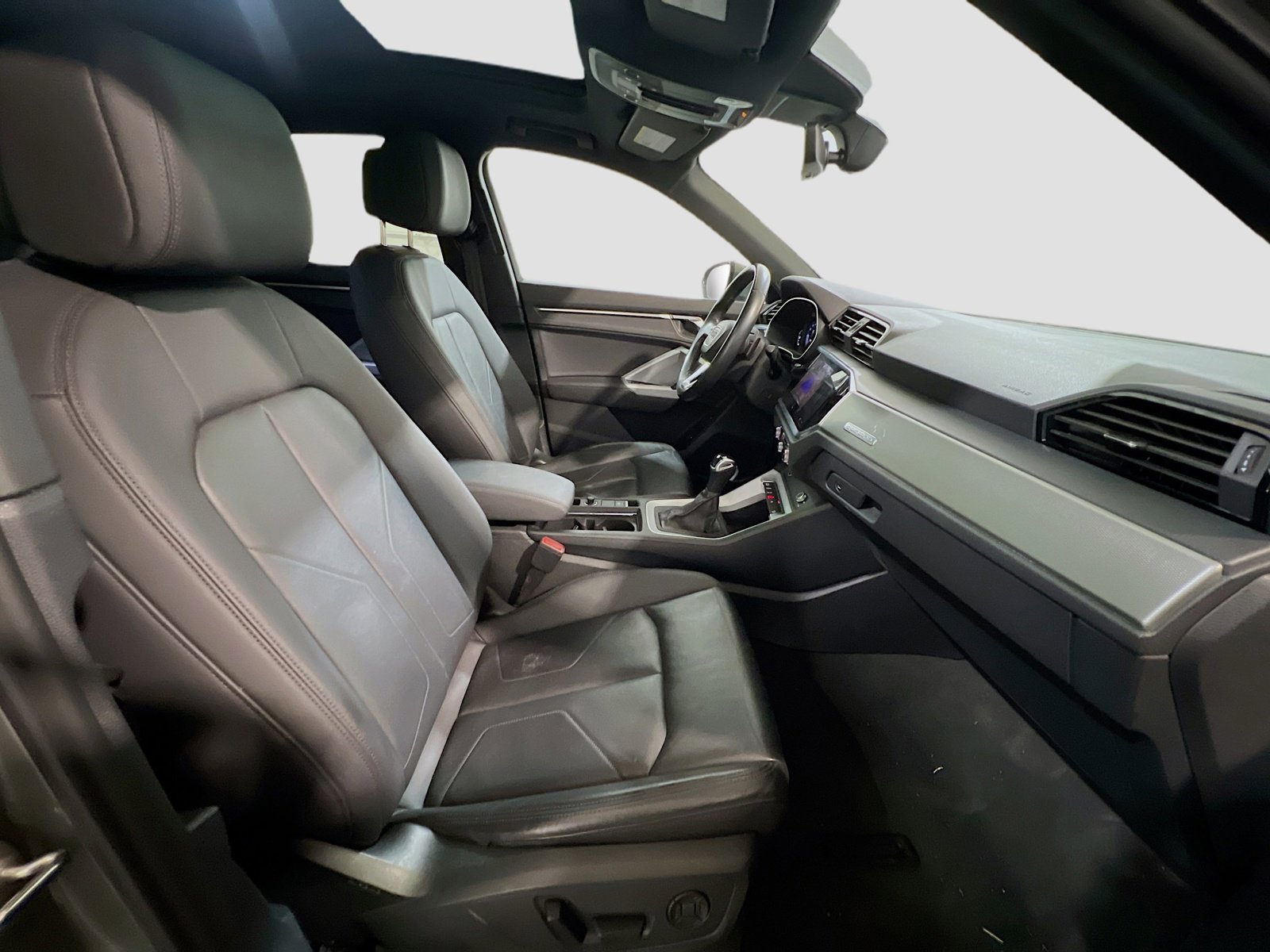 Used 2023 Audi Q3 2.0T Premium image 21