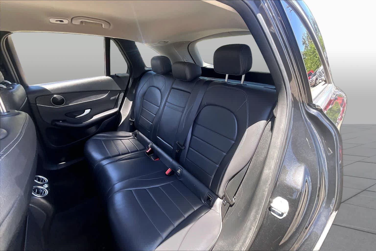 Used 2021 Mercedes-Benz GLC 300 image 20