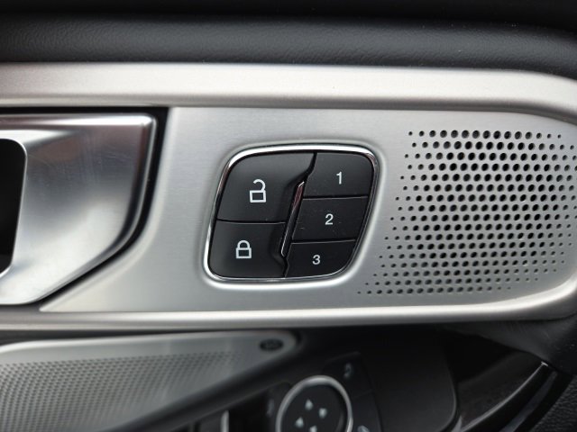 Used 2021 Ford Explorer Platinum w/ Equipment Group 601A image 15