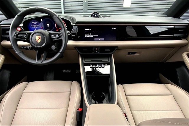 Used 2025 Porsche Macan Electric image 6