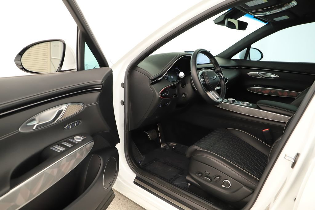Used 2025 Genesis GV70 3.5T Sport w/ Sport Advanced Package image 14