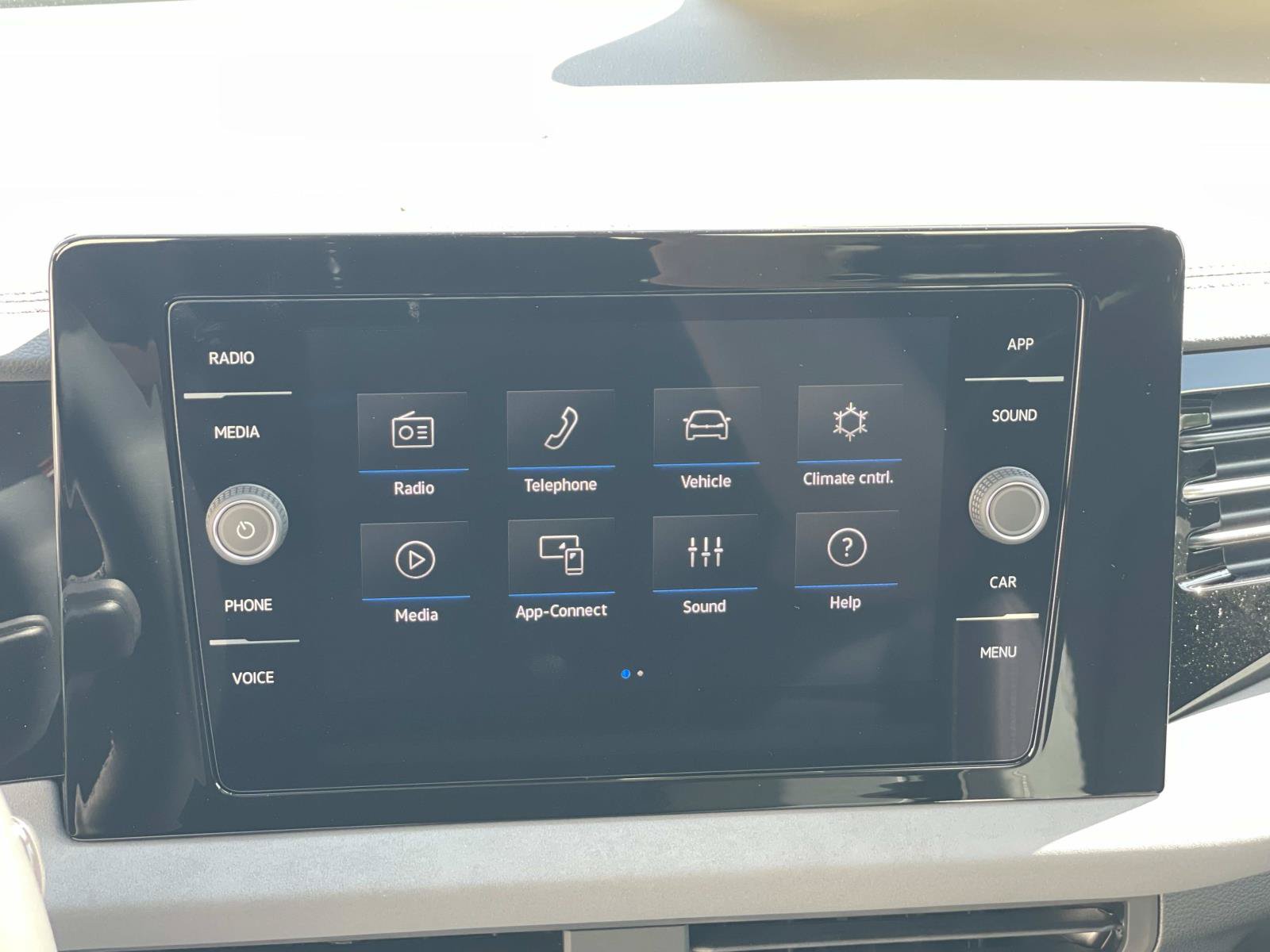 New 2027 Volkswagen Jetta SE FWD image 9