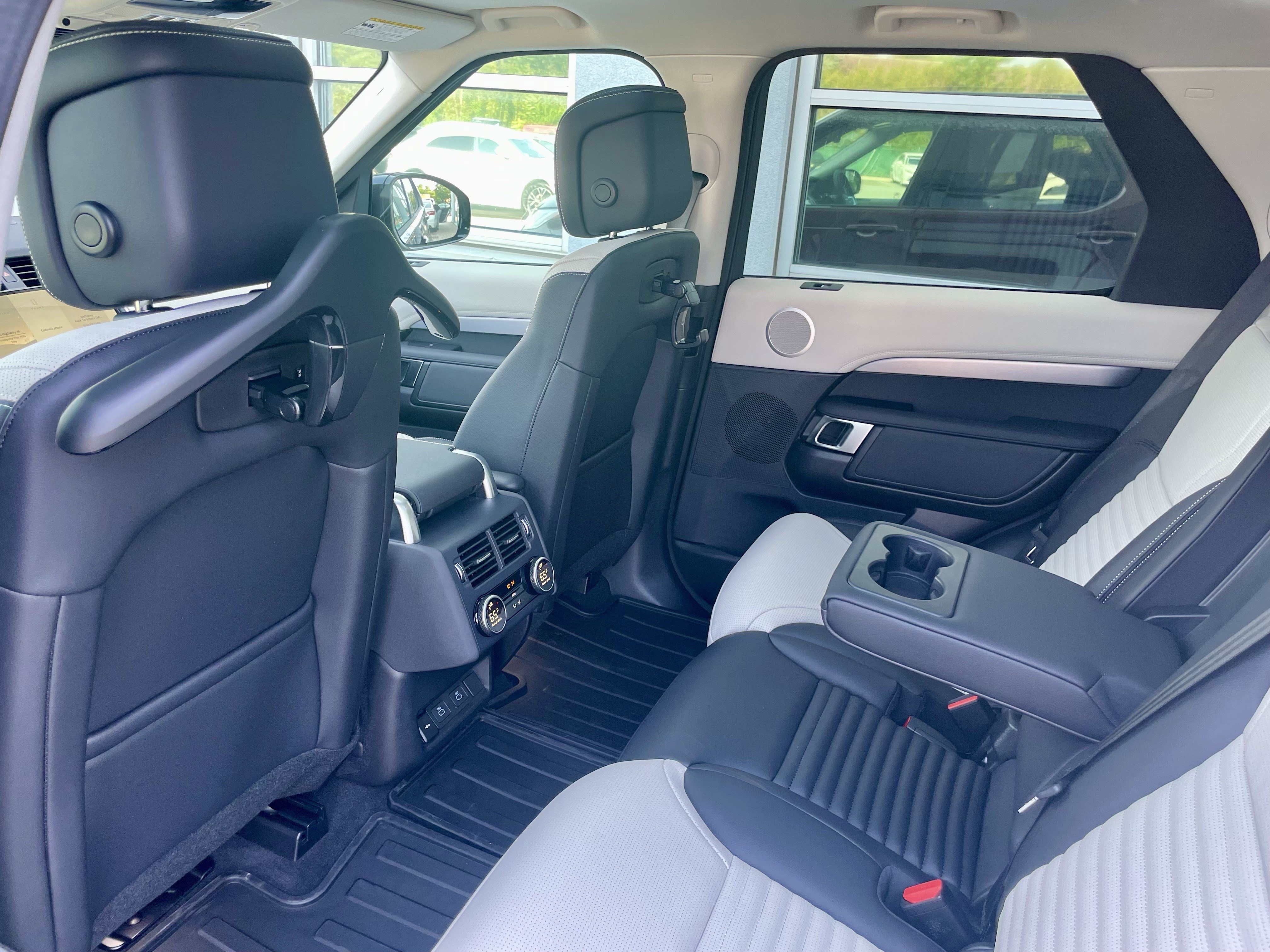 New 2026 Land Rover Discovery Dynamic SE AWD/4WD image 30