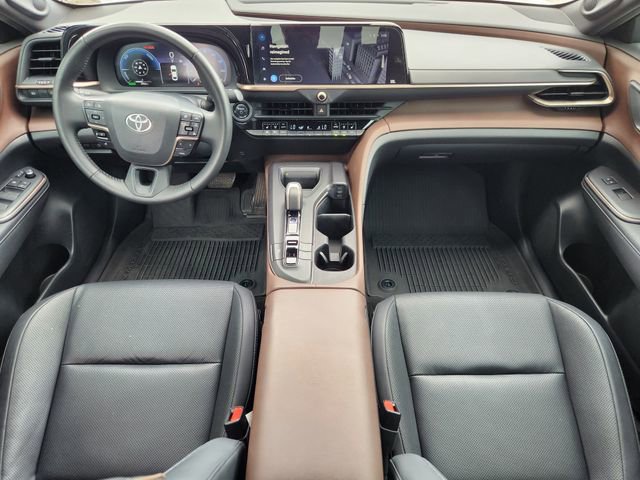 Used 2023 Toyota Crown XLE image 23