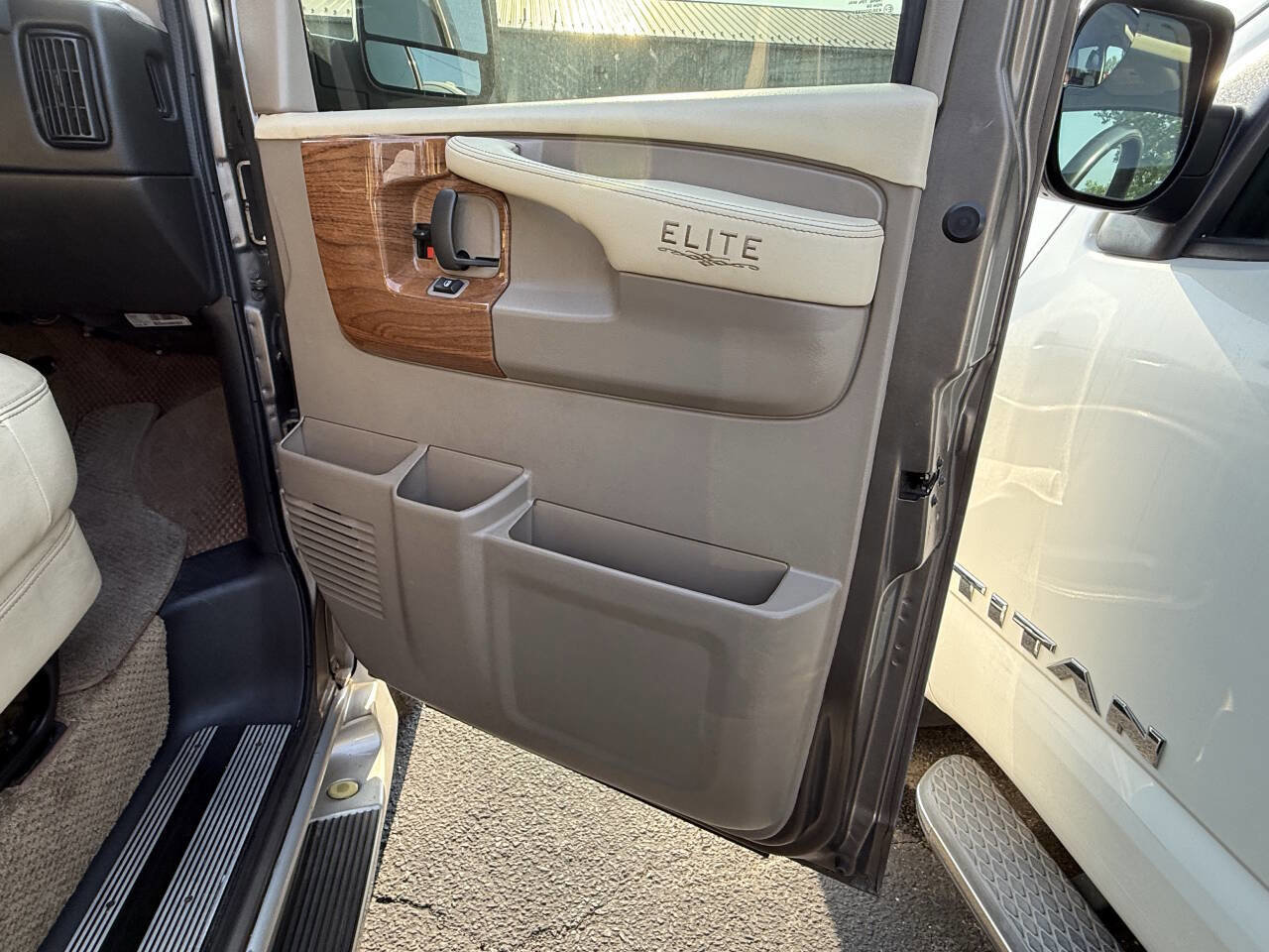 Used 2015 Chevrolet Express 2500 image 21