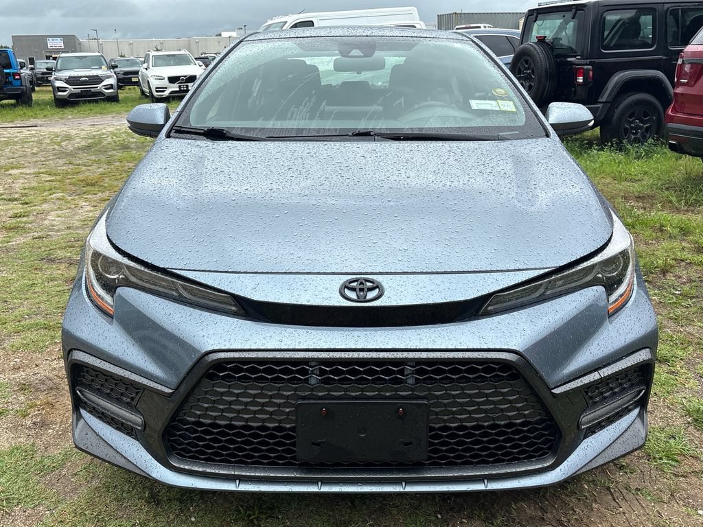 Used 2022 Toyota Corolla SE w/ SE Premium Package FWD image 3