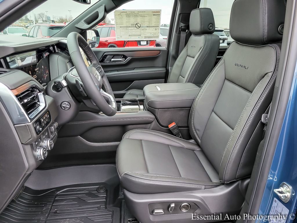 New 2026 GMC Yukon Denali w/ Sun & Power Step Package image 8
