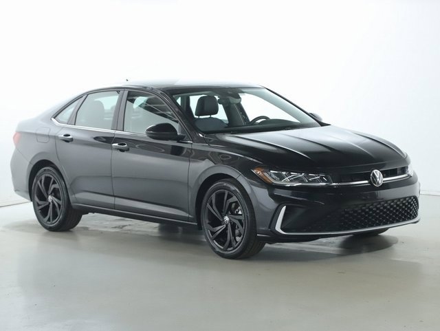 Used 2025 Volkswagen Jetta SE w/ Sunroof Package image 9