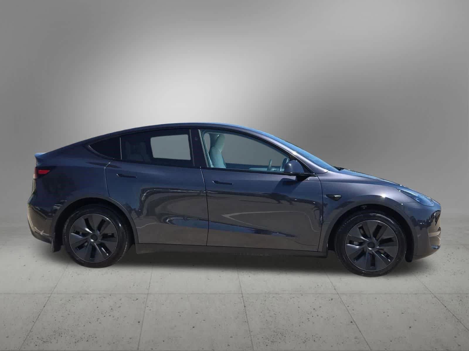 Used 2025 Tesla Model Y Long Range AWD/4WD image 7