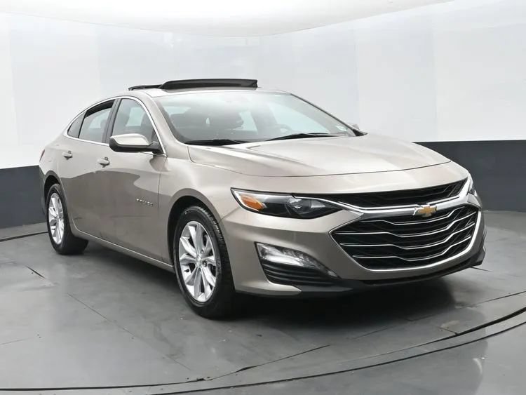 Used 2023 Chevrolet Malibu LT FWD image 2
