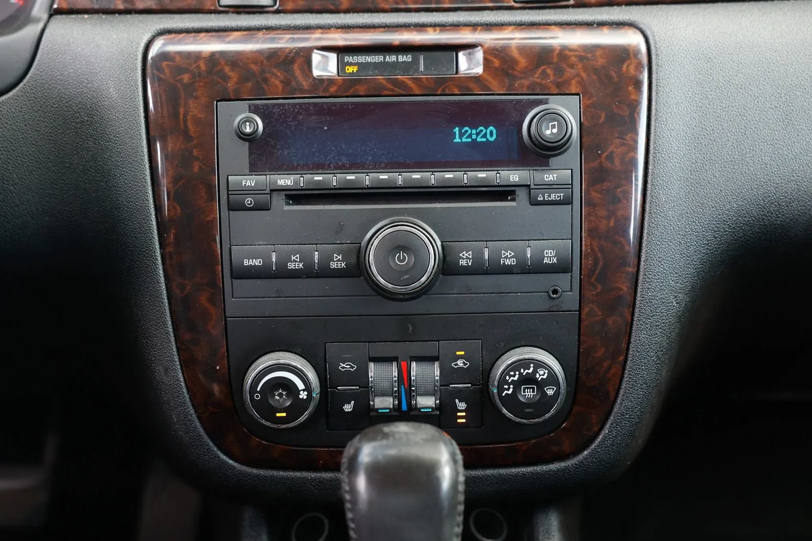 Used 2013 Chevrolet Impala LTZ FWD image 32