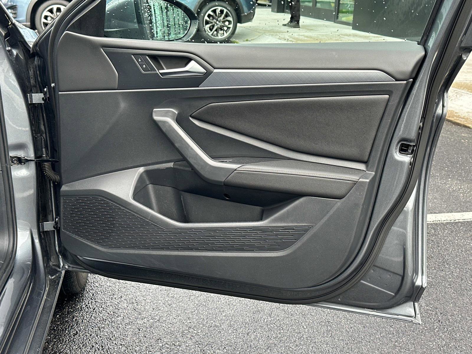 Used 2022 Volkswagen Jetta SE w/ Panoramic Sunroof Package image 8