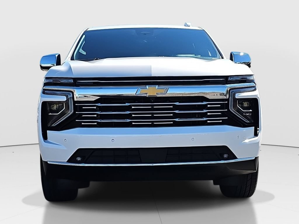 Used 2025 Chevrolet Suburban Premier AWD/4WD image 2