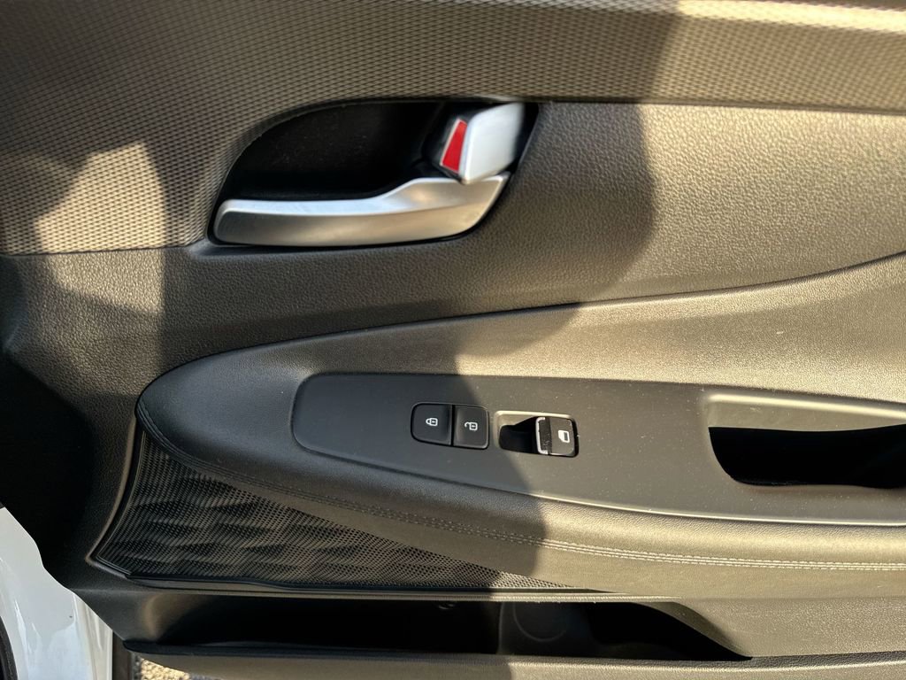 Used 2020 Hyundai Santa Fe SE image 33