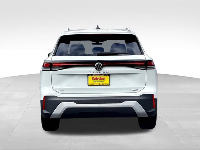 New 2025 Volkswagen Tiguan SE AWD/4WD image 4