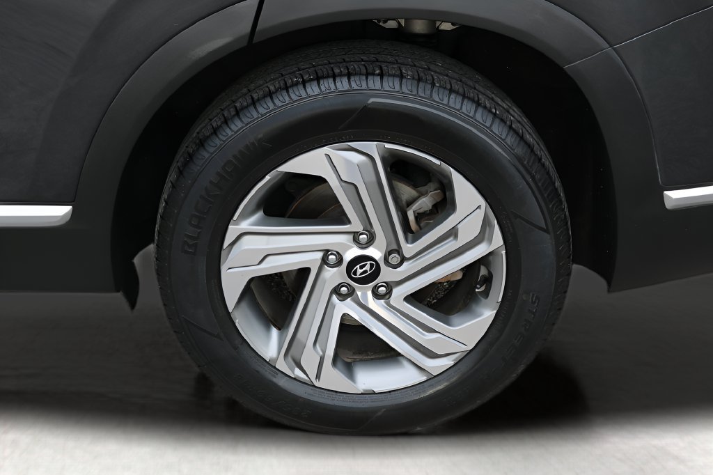 Used 2021 Hyundai Santa Fe SEL w/ Convenience + Premium Package FWD image 9