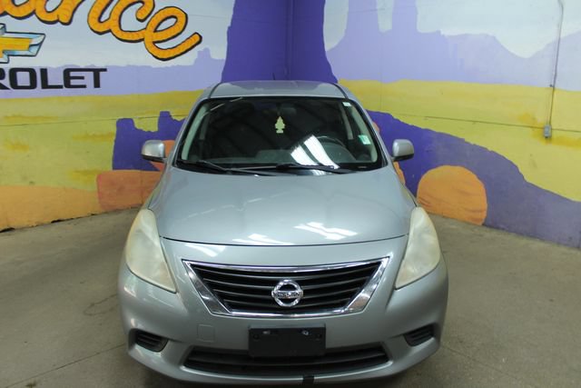 Used 2014 Nissan Versa SV FWD image 3