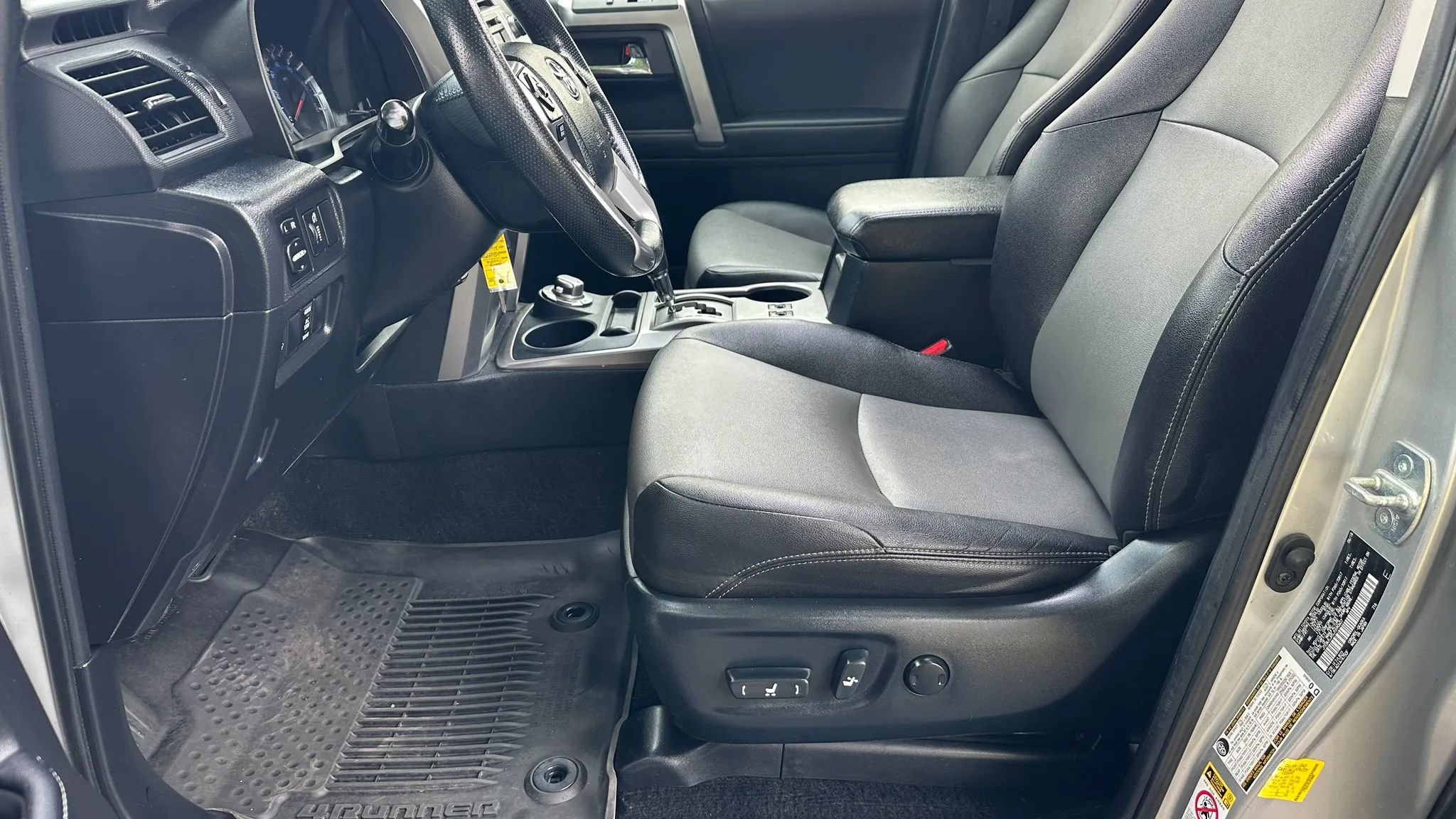 Used 2018 Toyota 4Runner SR5 Premium AWD/4WD image 12