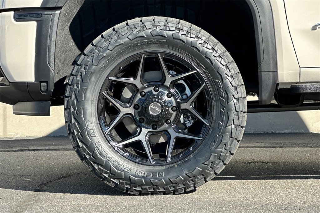 New 2026 GMC Sierra 2500 AT4 w/ AT4 Premium Plus Package image 21
