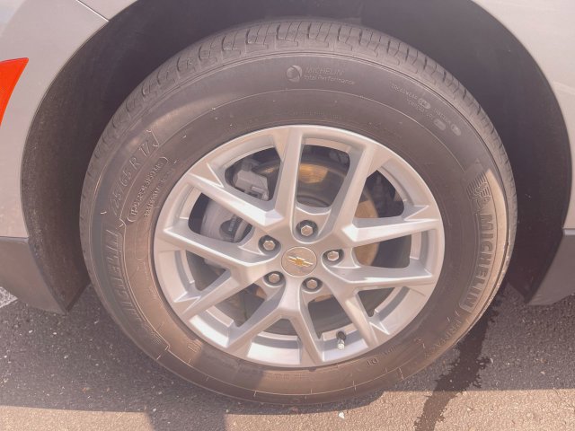Used 2024 Chevrolet Equinox LT w/ LPO, Floor Liner Package FWD image 32