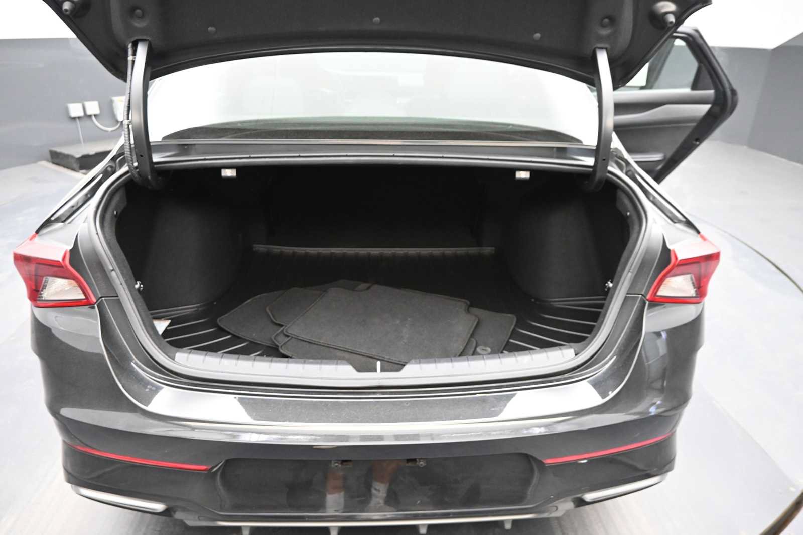 Used 2022 Kia K5 GT-Line w/ GT-Line Awd Premium Package image 13