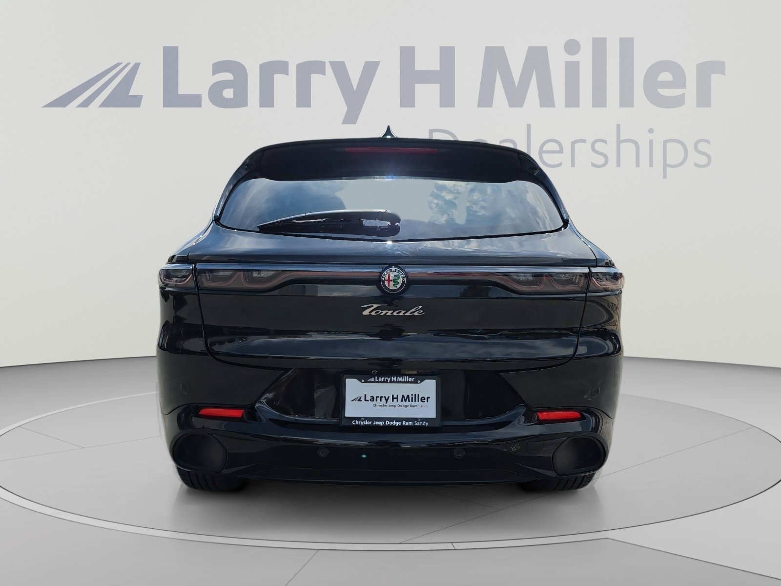 Used 2025 Alfa Romeo Tonale AWD/4WD image 4