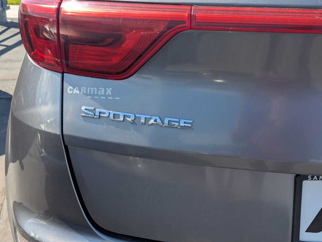 Used 2017 Kia Sportage LX AWD/4WD image 5