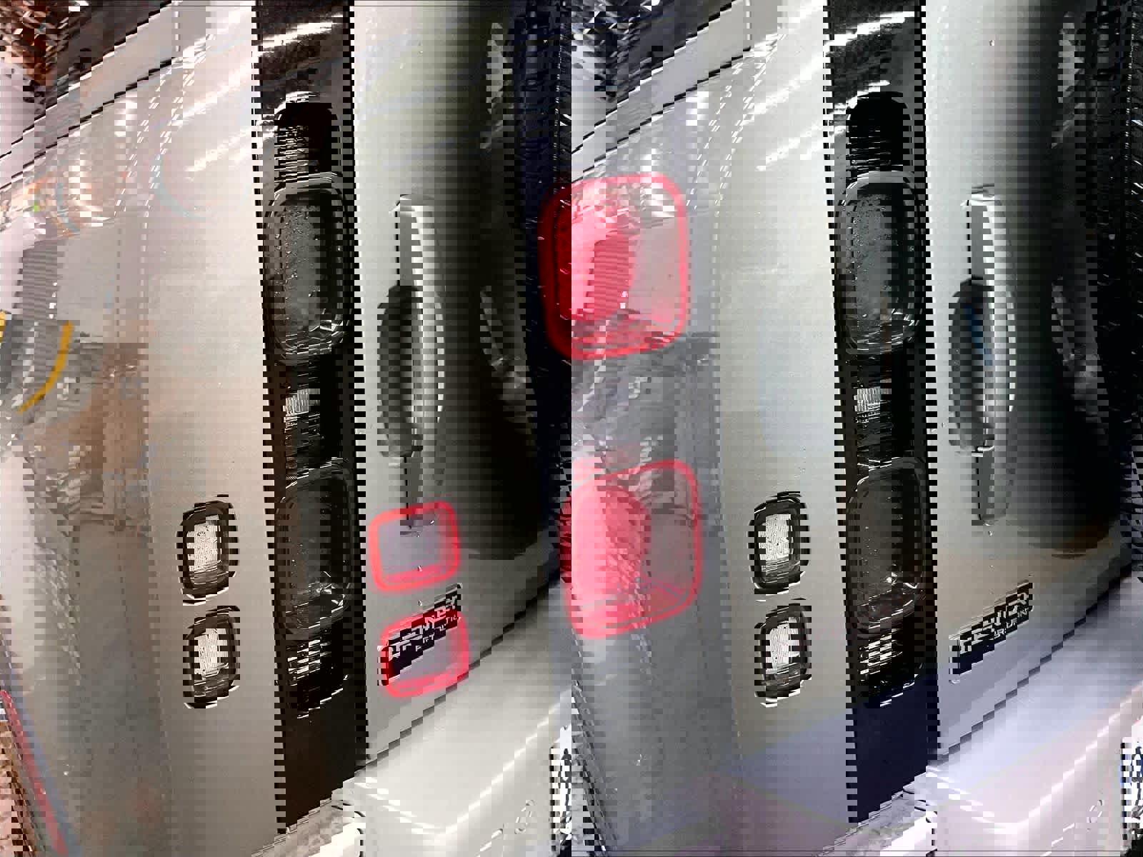 Used 2021 Land Rover Defender 90 First Edition image 31