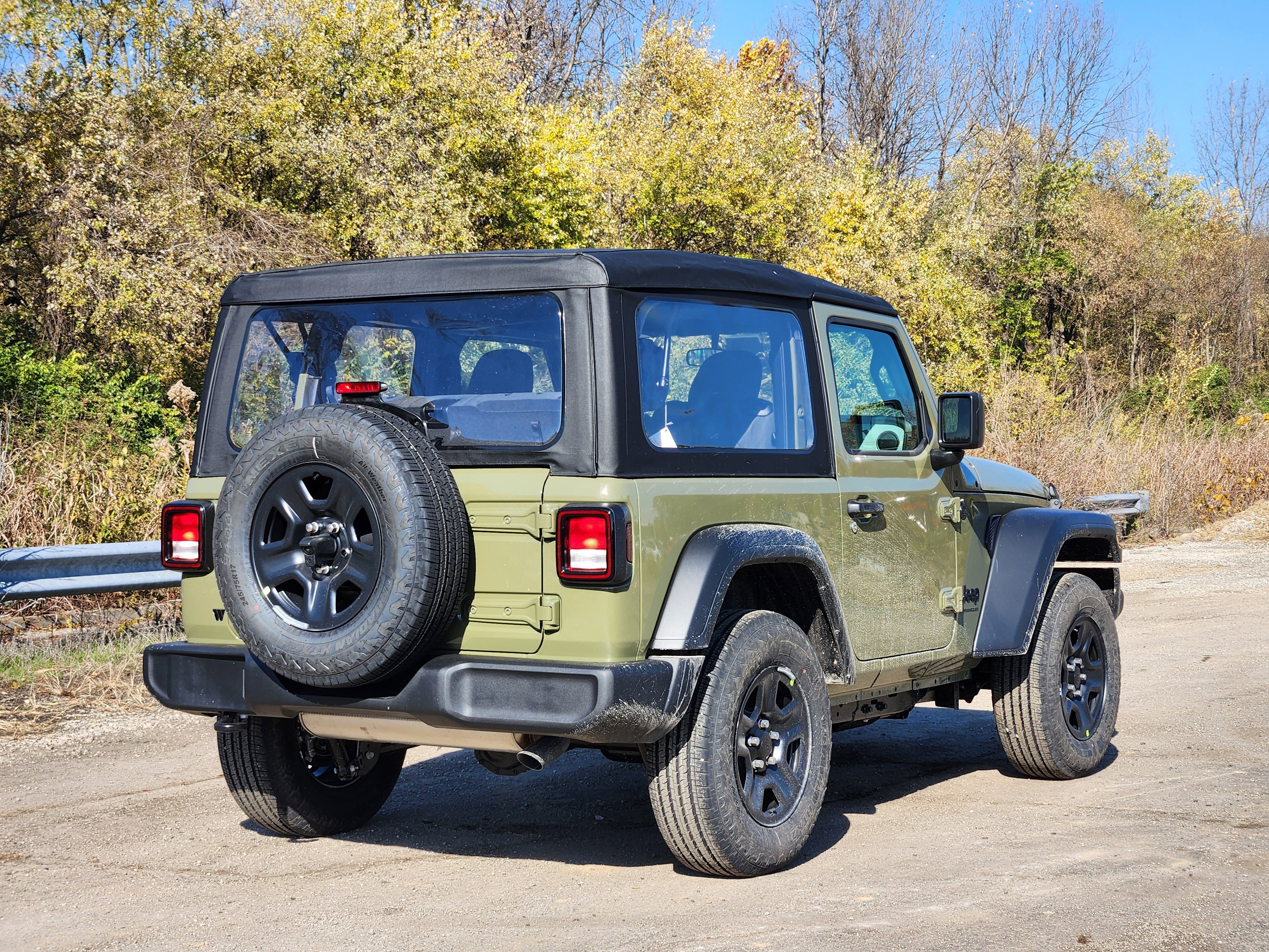 Used 2026 Jeep Wrangler Sport AWD/4WD image 9