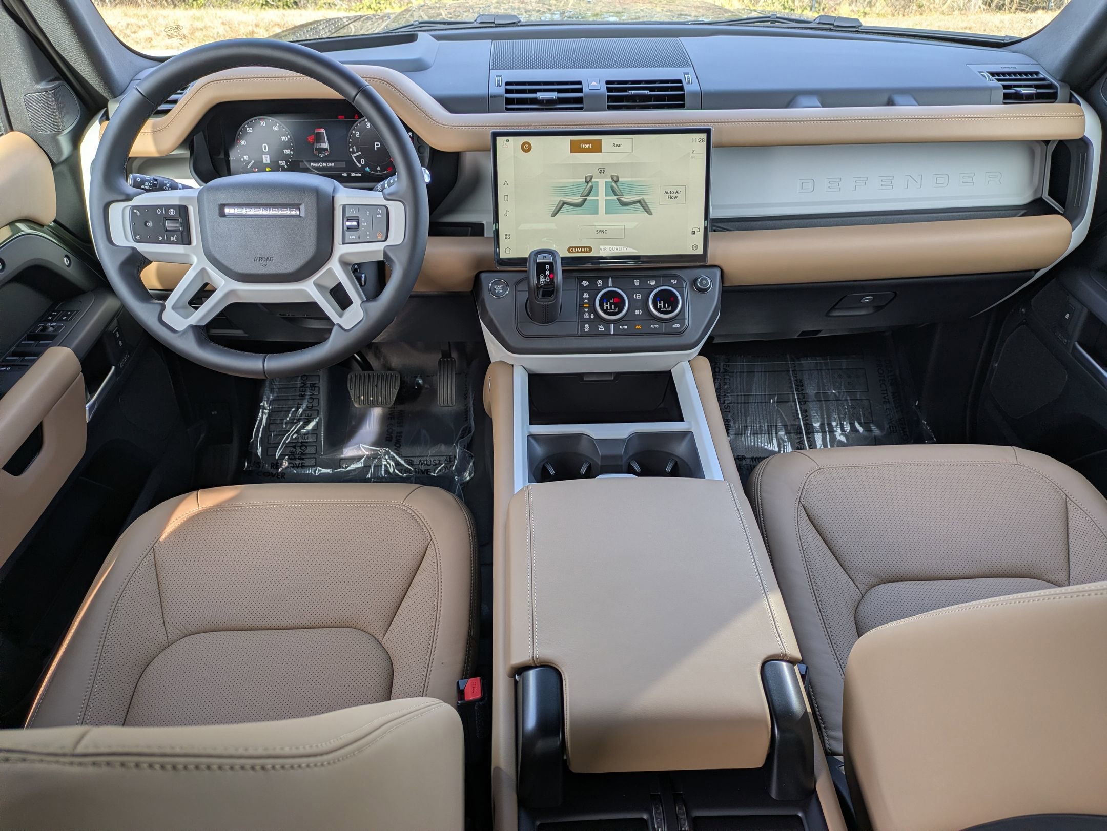 New 2026 Land Rover Defender 130 X-Dynamic SE image 25