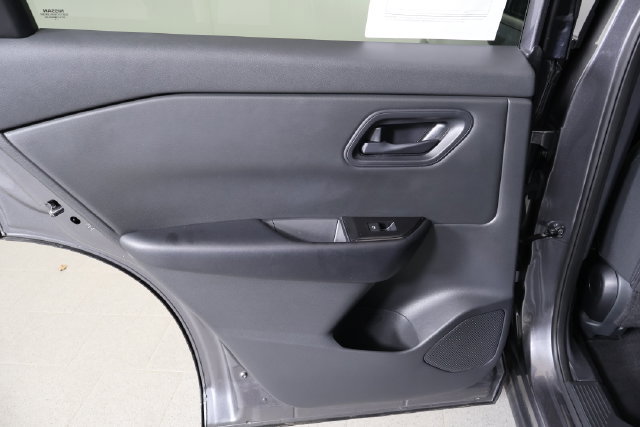 Used 2024 Nissan Rogue S AWD/4WD image 14