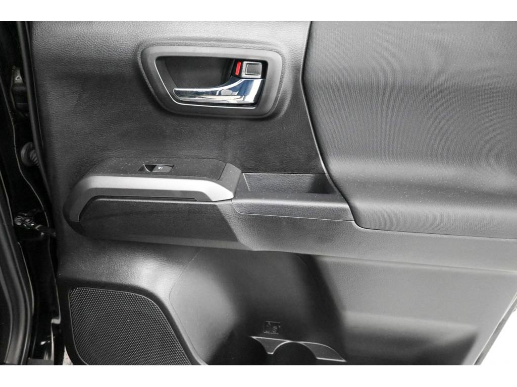 Used 2023 Toyota Tacoma TRD Off-Road image 17