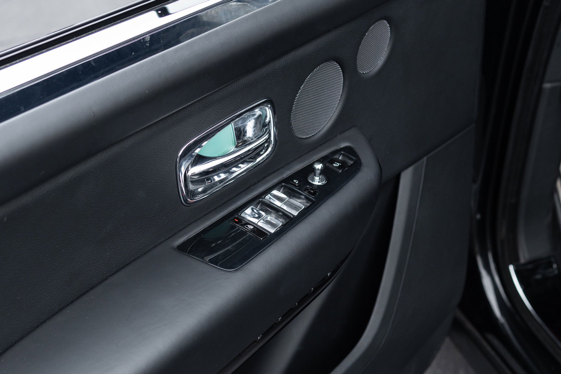 Used 2020 Rolls-Royce Cullinan image 32
