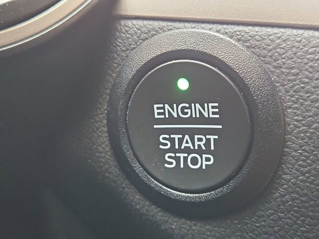 Used 2022 Ford Escape SE w/ SE Sport Appearance Package FWD image 17