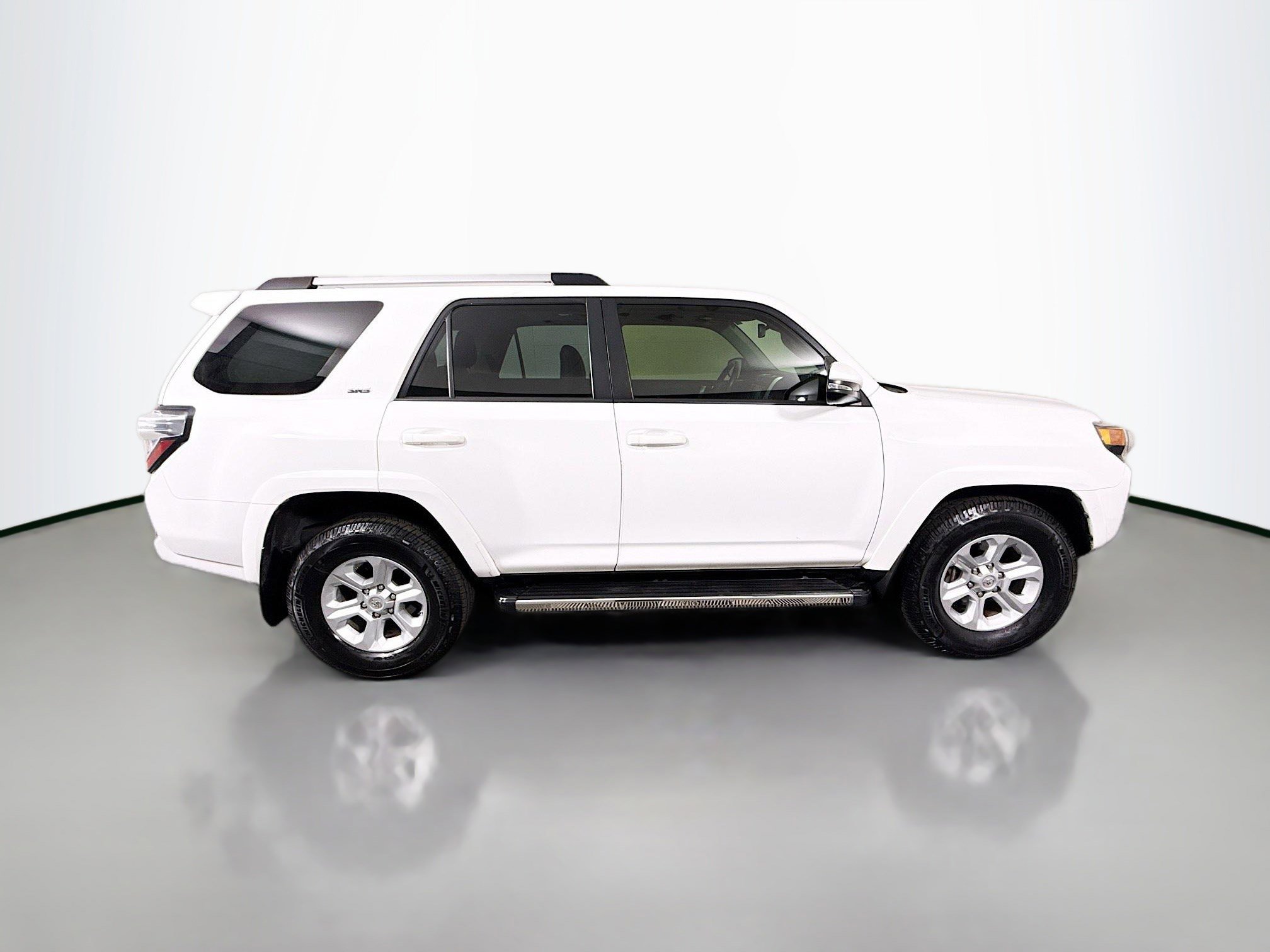 Used 2021 Toyota 4Runner SR5 Premium w/ Moonroof Package RWD image 11